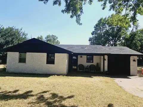 404 E Cedar, Hennessey, OK 73742