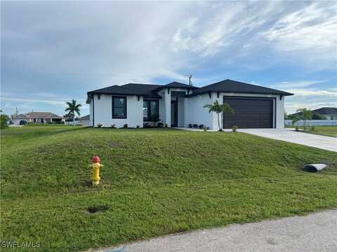 911 NE 18th Terrace, Cape Coral, FL 33909