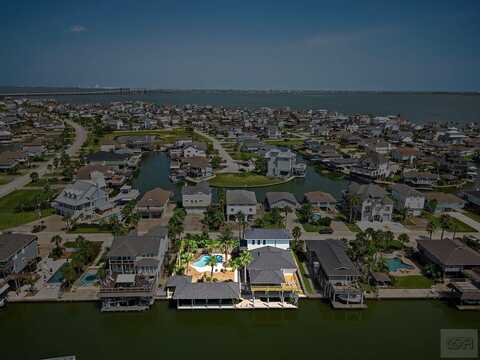 231 Tamana, Galveston, TX 77554