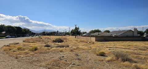 Avenue Q14, Palmdale, CA 93550