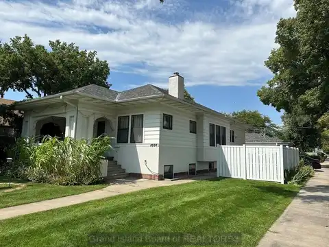 1604 W Division St, Grand Island, NE 68803