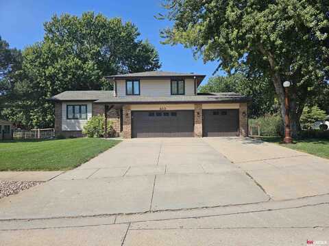 810 N 8th Street, Geneva, NE 68361