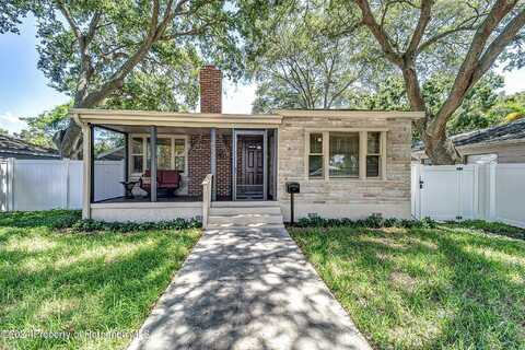 6635 Stewart Avenue N, Saint Petersburg, FL 33702