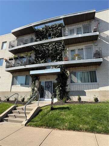 4516 Broadway Avenue, Kansas City, MO 64111
