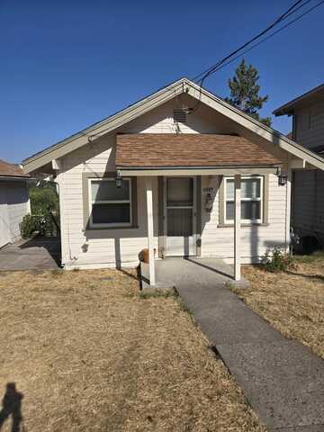 1327 Johnson Avenue, Klamath Falls, OR 97601