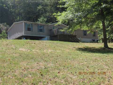 192 Washington Hill Road, Hurricane, WV 25526