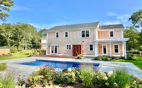 9 Hollow Way, Edgartown, MA 02539