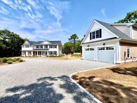 9 Hollow Way, Edgartown, MA 02539