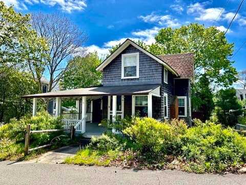 11 John Wesley Avenue, Oak Bluffs, MA 02557