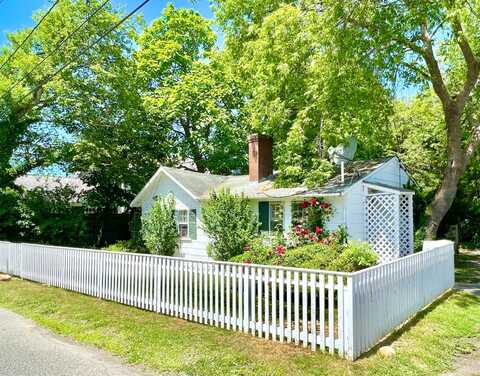 11 Norton Street, Edgartown, MA 02539