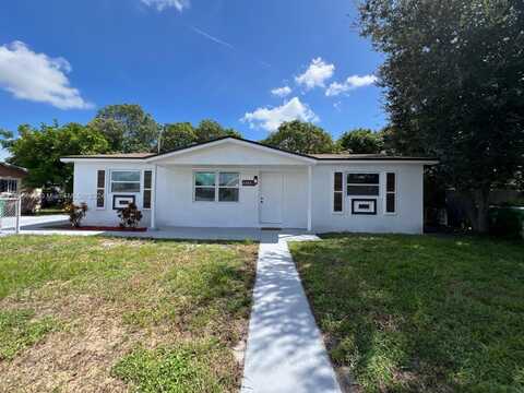 3340 NW 211th St, Miami Gardens, FL 33056