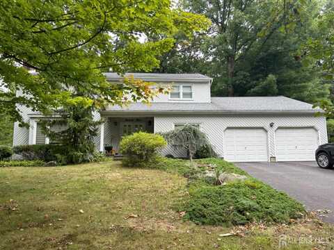 73 Stratford Road, East Brunswick, NJ 08816