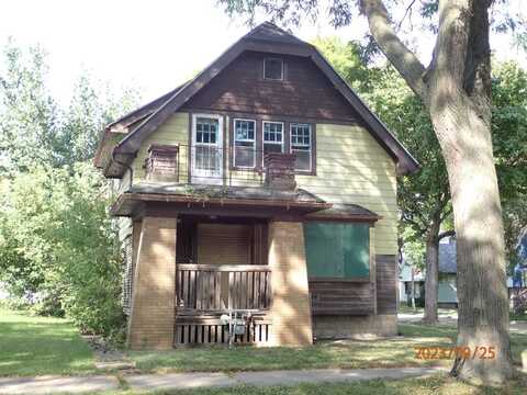 402 W Melvina St, Milwaukee, WI 53212