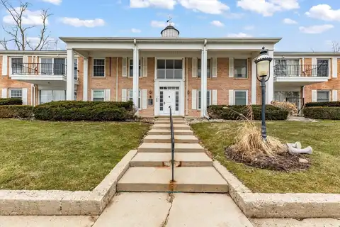 1305 W Main St, Lake Geneva, WI 53147