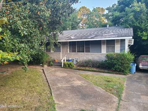 909 Spring Avenue, Jackson, MS 39213