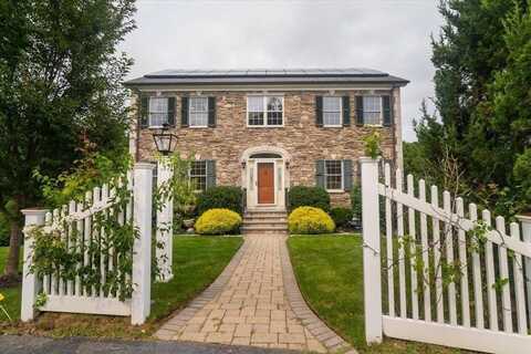 82 Hammersmith Dr., Saugus, MA 01906