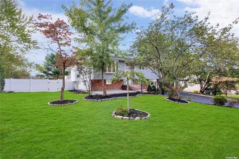 16 Rogers Lane, Smithtown, NY 11787