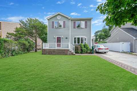 14 Sherman Road, Farmingdale, NY 11735