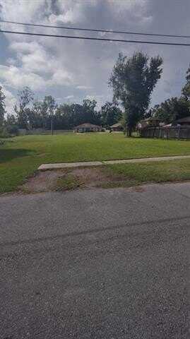 2213 LICCIARDI Drive, Violet, LA 70092