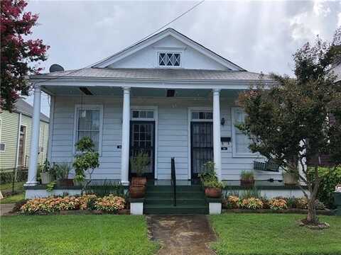 304 LAVOISIER Street, Gretna, LA 70053