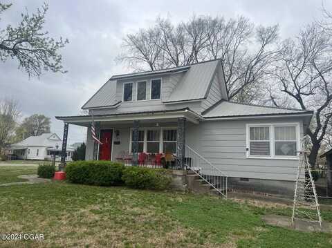 301 N Delaware Avenue, Columbus, KS 66725