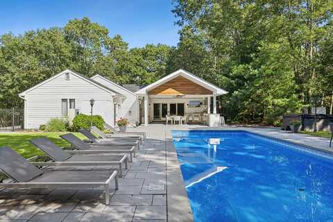 541 Wainscott Northwest Road, East Hampton, NY 11937