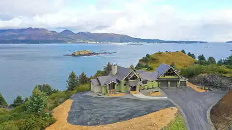 6223 Cliff Point Road, Kodiak, AK 99615