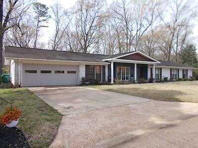 589 Robin Rd., Grenada, MS 38901