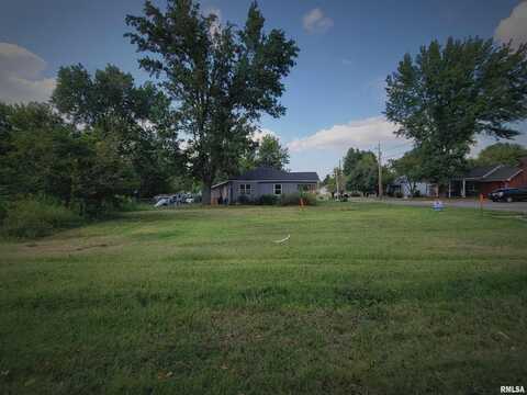 000 W 13TH Street, Johnston City, IL 62951