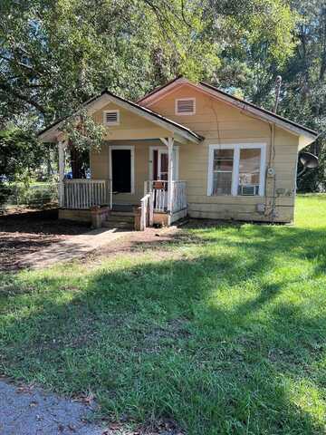 608 Carter St, Picayune, MS 39466