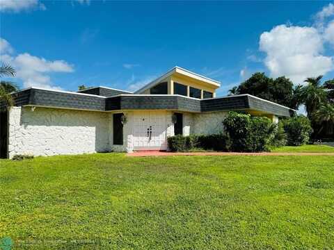 5613 S Travelers Palm Ln, Tamarac, FL 33319