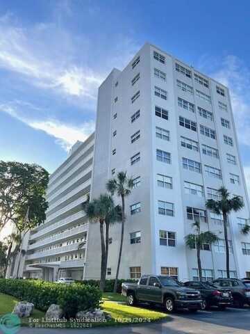 2555 NE 11th St, Fort Lauderdale, FL 33304