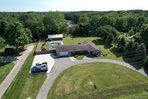 2065 S LAPEER Road, Lapeer, MI 48446