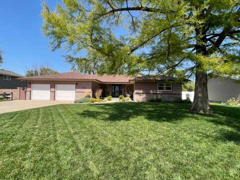 916 12th, Larned, KS 67550