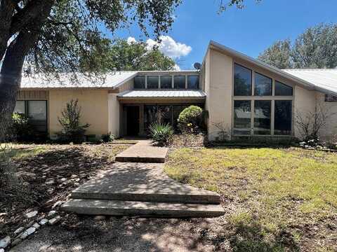 208 E Live Oak Dr, Eldorado, TX 76936