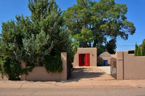 108 Solana Drive, Santa Fe, NM 87501