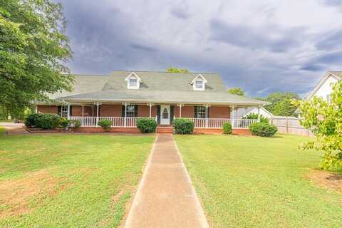 608 Eastman Ave, Tuscumbia, AL 35674