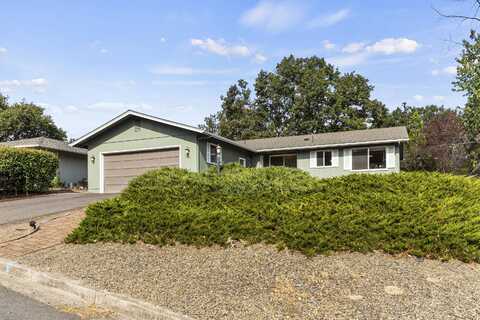 699 Oak Knoll Drive, Ashland, OR 97520