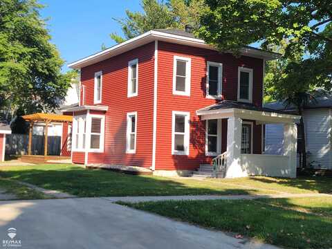 521 N Saginaw, Owosso, MI 48867