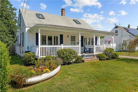 23 King Road, Middletown, RI 02842