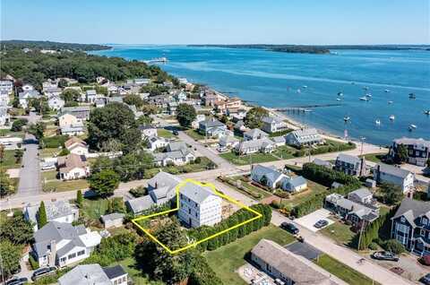 3 Camden Road, Narragansett, RI 02882