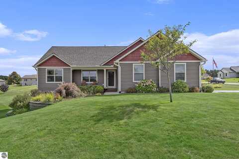 7620 Putter Drive, Traverse City, MI 49685