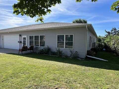 22 3 Avenue SW, Waukon, IA 52172