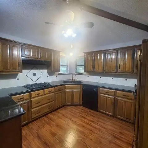 Braswell, CEDAR HILL, TX 75104