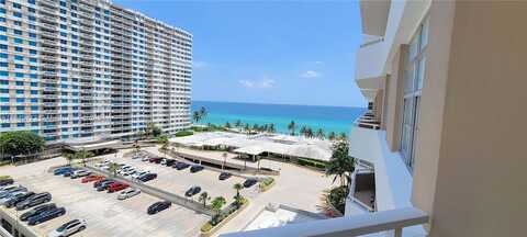 Ocean, HALLANDALE BEACH, FL 33009