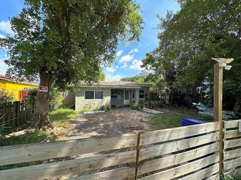 178Th, NORTH MIAMI BEACH, FL 33162