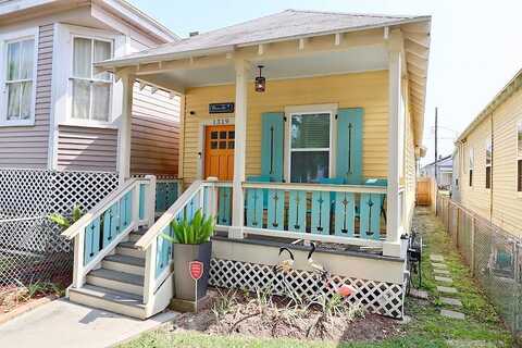 Avenue M 1/2, GALVESTON, TX 77550