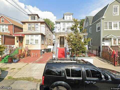 131St, SOUTH RICHMOND HILL, NY 11419