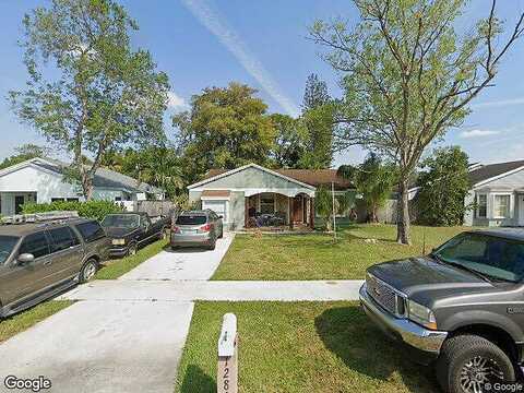 15Th, DAVIE, FL 33325