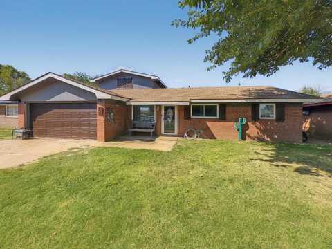 718 W Oak Street, Dimmitt, TX 79027